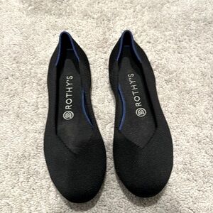 8.5 Rothy’s black the Flats